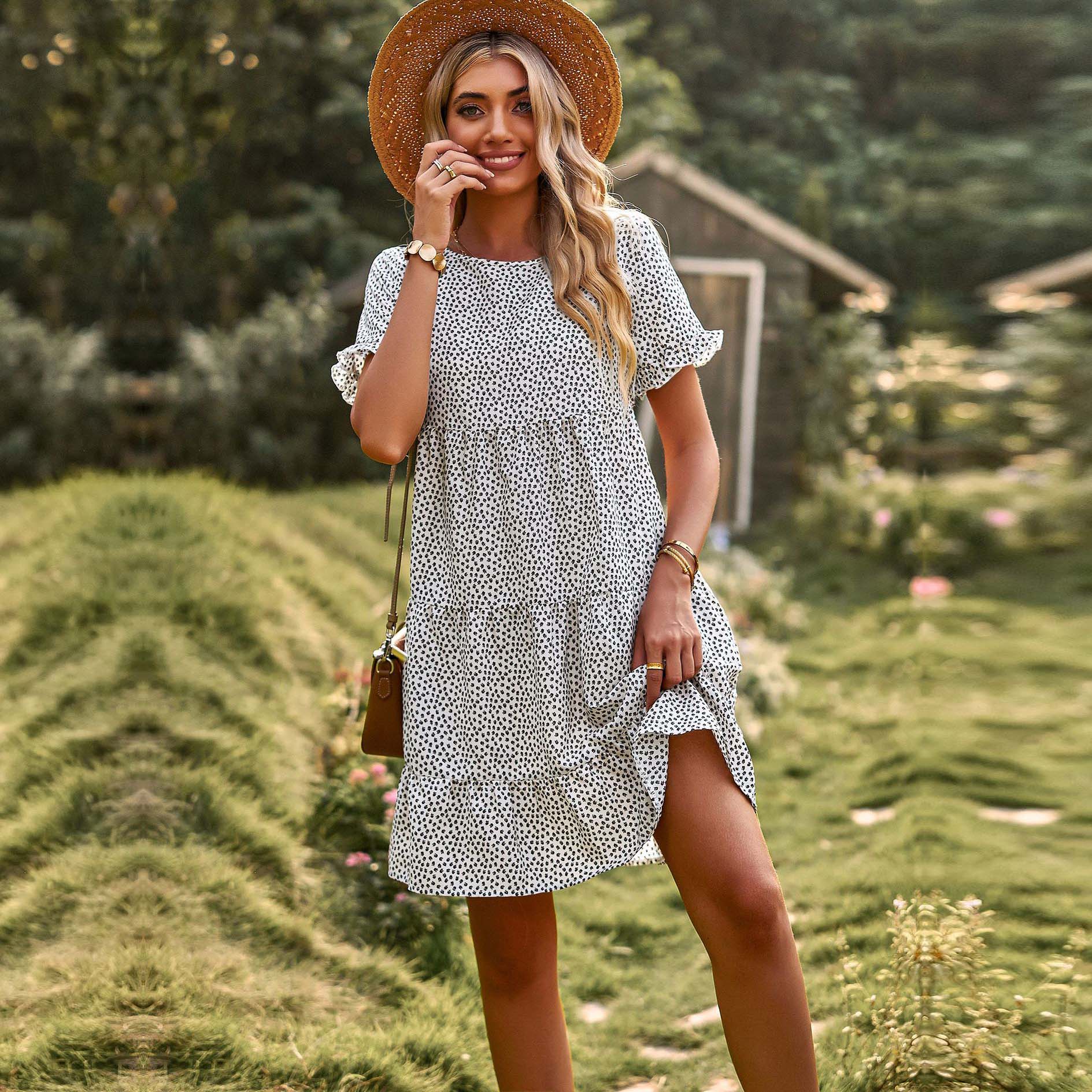 Весенне-летнее платье с круглым вырезом и коротким рукавом с пасторальным принтом — фото 2