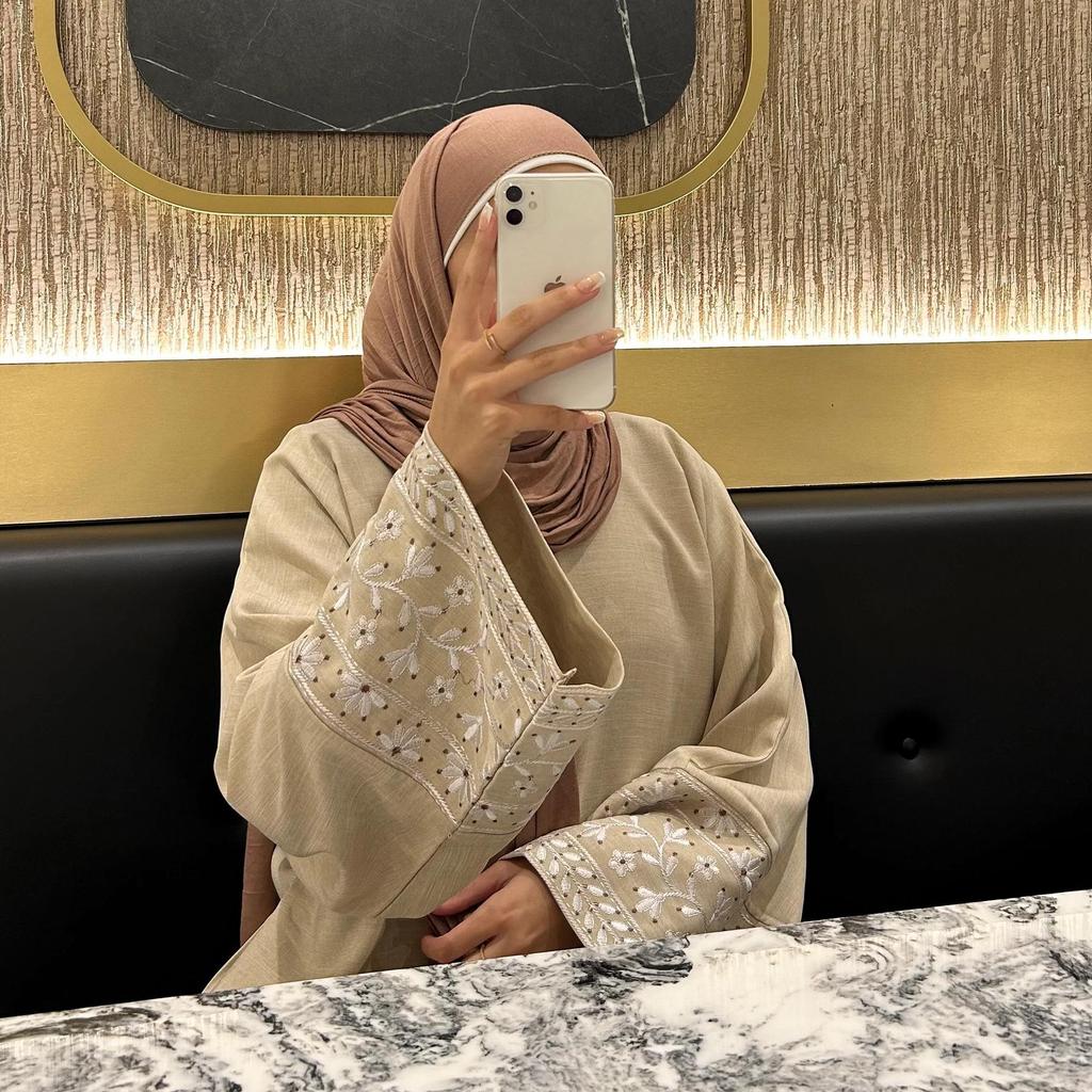 Elegantes besticktes Kleid Robe LR735 - Loriya2024 Dubai, Kollektion Naher Osten & Türkei