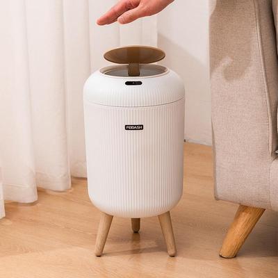 Eleganter Smart-Sensor-Mülleimer mit hohem Standfuß und Klappdeckel für Wohnzimmer und Schlafzimmer