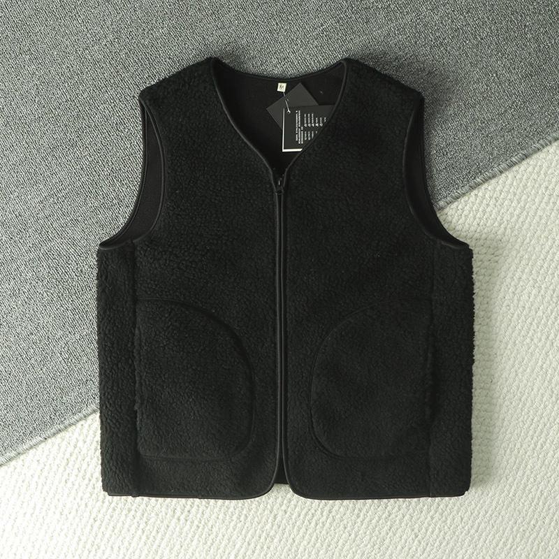 Double-Sided Fleece Thick Warm Vest Unisex Standard Fit V-Neck Casual Fashion for Men and Women To Wear in Autumn Winter