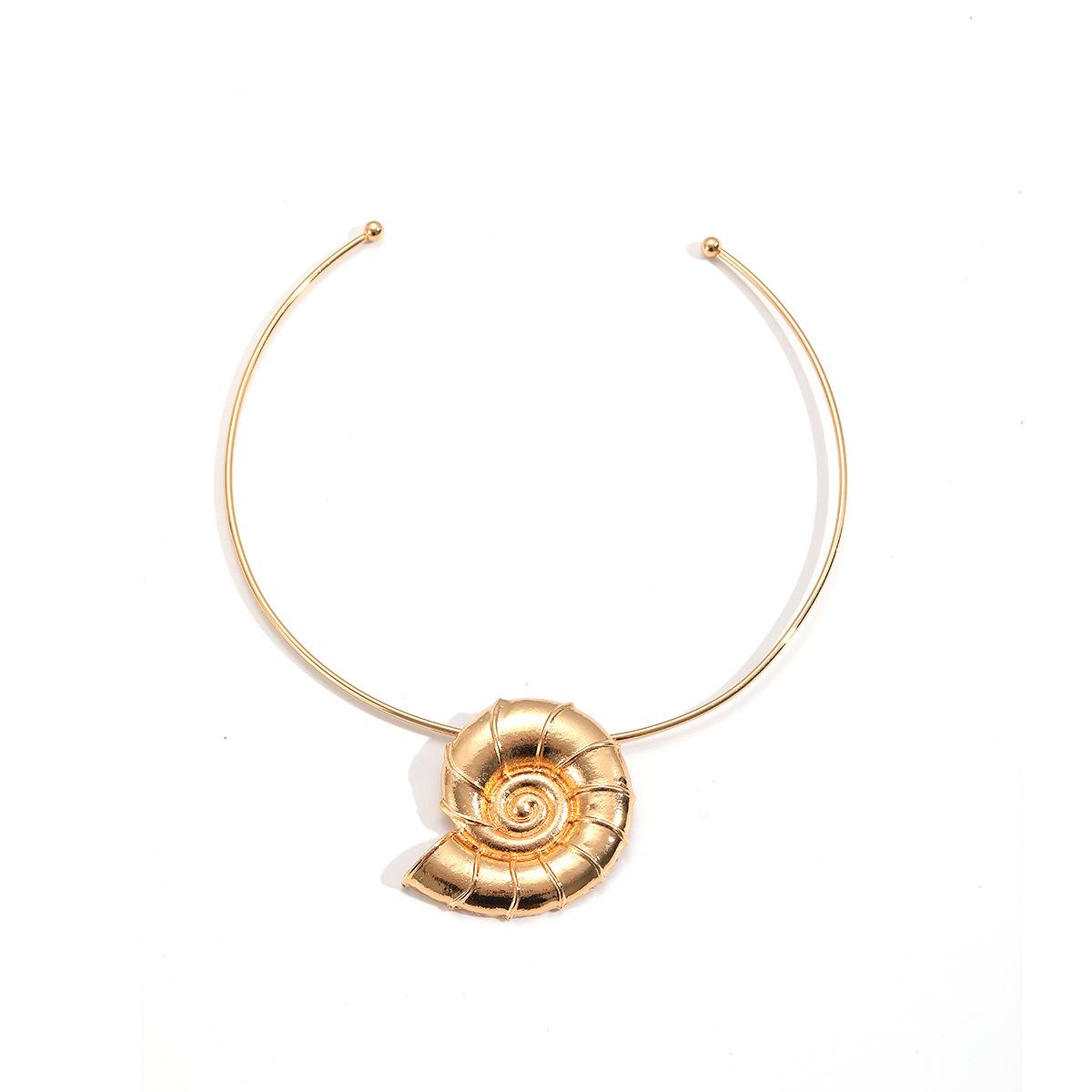 Latin American Minimalist Beach Summer Ocean Natural Style Conch Pendant Necklace Alloy Threaded Necklace for Women