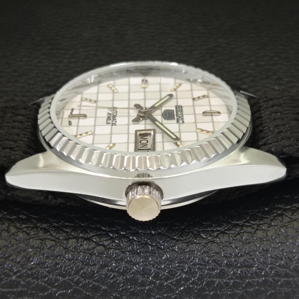 AUTOMATIC VINTAGE REFURBISHED SEIKO 5 JAPAN MENS WHITE DIAL WATCH A440393-4 Sk-a440393