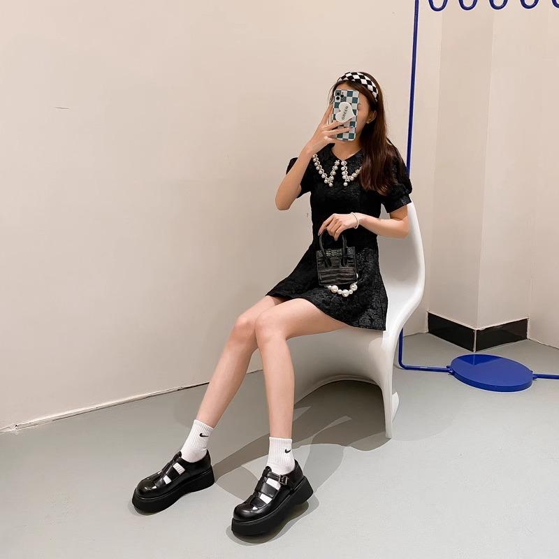 Baotou Sandals Women's 2025 New Summer Platform Versatile Hole Retro Woven Pig Cage Shoes French Roman Shoes