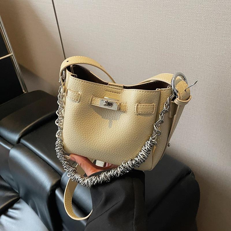 

Crossbody bag women s bag 2025 new niche design summer small bag versatile high-end foreign gas chain bucket bag светло-желтого