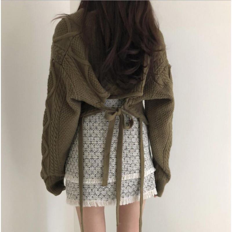 Retro V-Neck Knit Sweater with Back Tie – Stylish Autumn/Winter Women's Fashion
