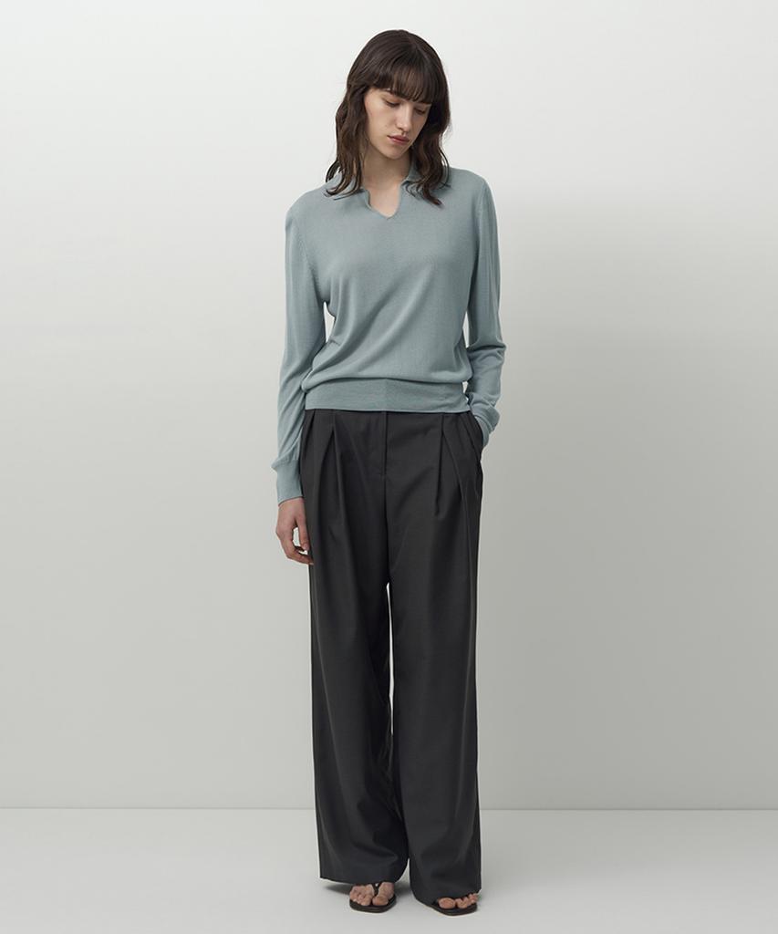 Leopeusaideuhwaiteulabel Slit Collar Knit Dusty Blue