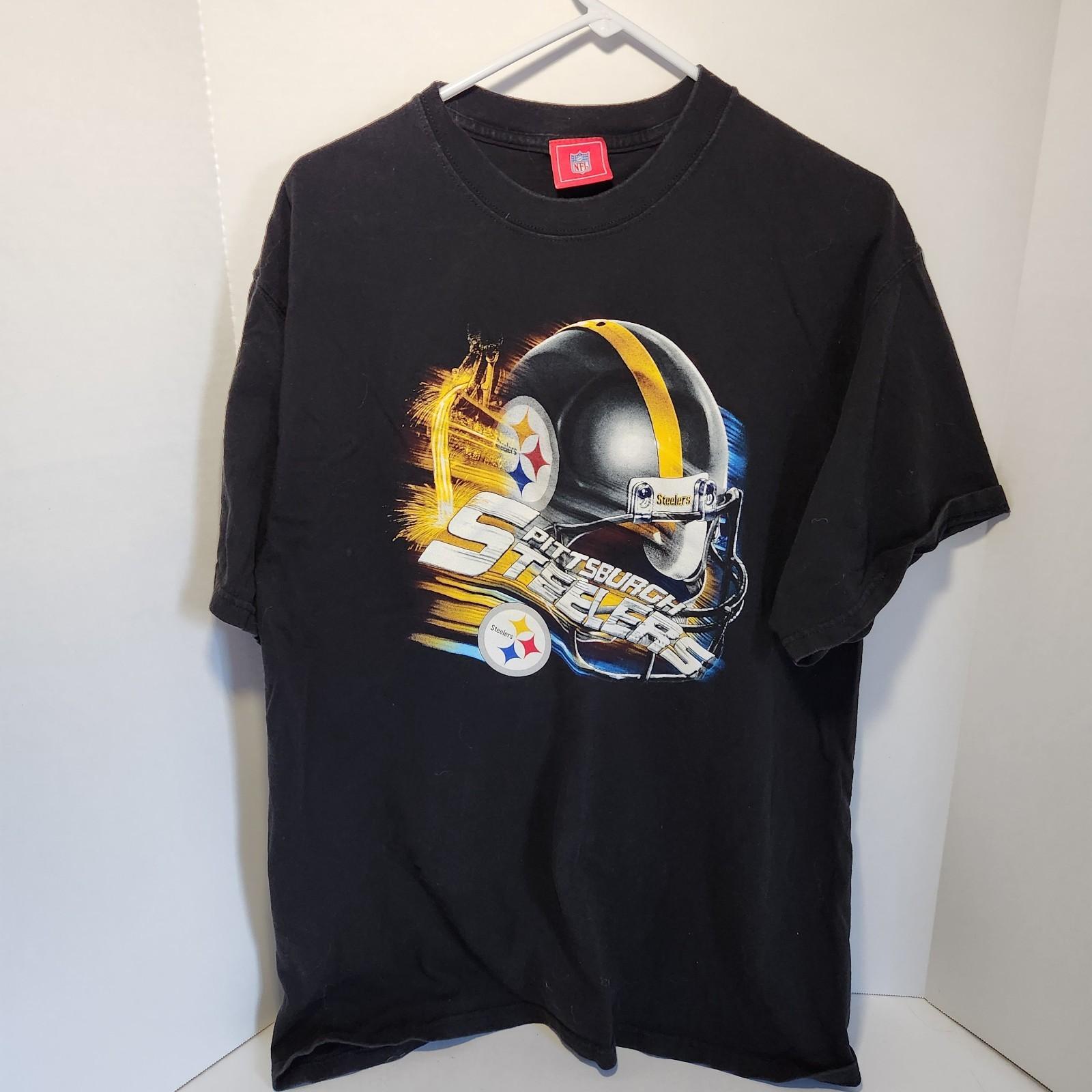 Pittsburgh Steelers Helmet Graphic T-Shirt Men s XL Black NFL Football Tee Unisex T-Shirt M