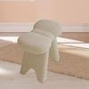 Mobilier pentru salon – Taburete și scaune pufoase