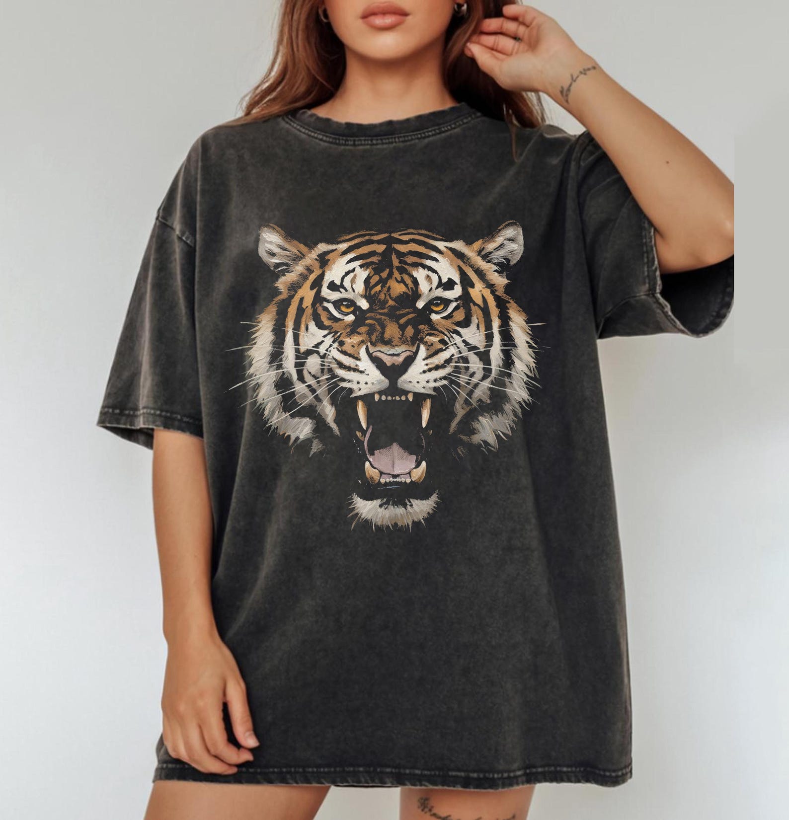 Tiger Vintage Shirt, Vintage Wild Animal Shirt, Retro Tiger Graphic Tee, Gift Tiger Lover, Wild Cat Shirt XL