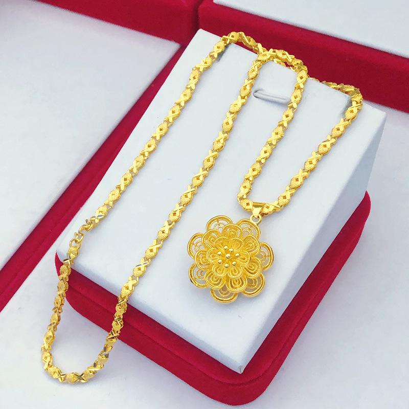 

Women s Gold Large Flower Necklace | 3D Relief Petals, Hammered Texture with Turquoise Center Accents золотой
