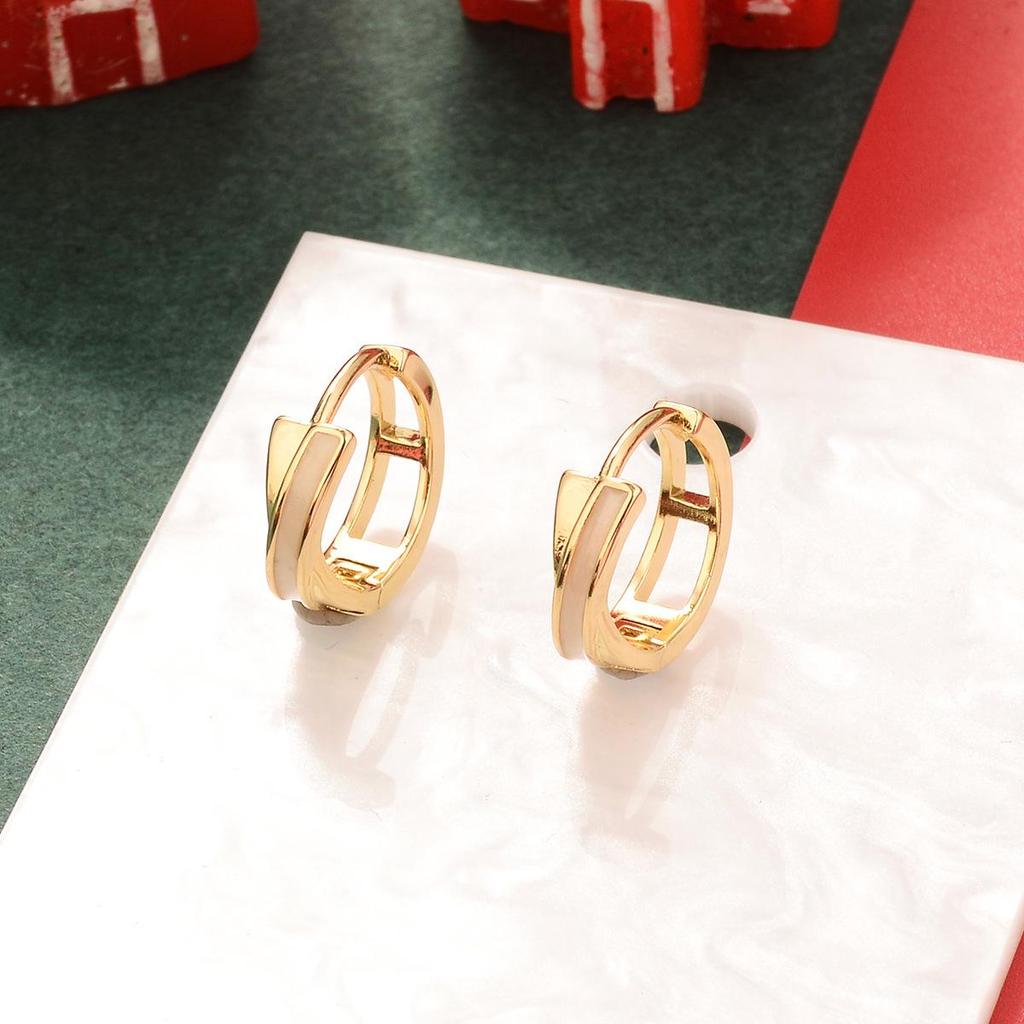 High-End Green Heart Retro Drip Oil Earrings - Autumn/Winter Fashion
