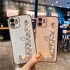 Custodia di Lusso Placcata a Cuore per iPhone 14 13 12 11 Pro X XR XS Max Mini 7 8 Plus SE Bracciale a Catena da Polso Cover in Silicone Morbido