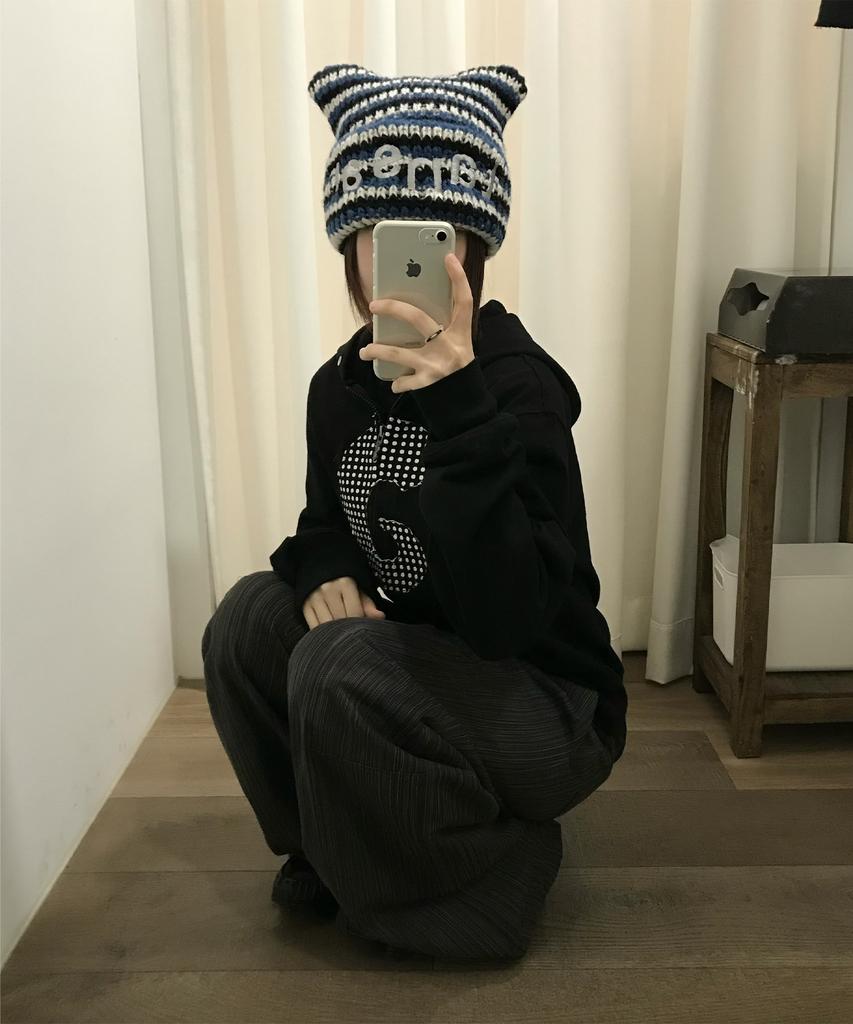 Horn Applique Zip-Up Hoodie (Black)