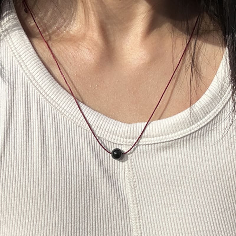 OURPIERRE BLACK BALL ROPE NECKLACE