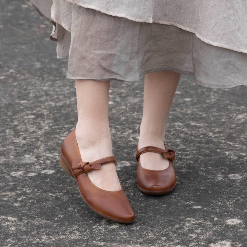 Johnature Ekte Lær Damepumps Retro Sauskinn Myksålede Komfortable Mellomhælede Sko