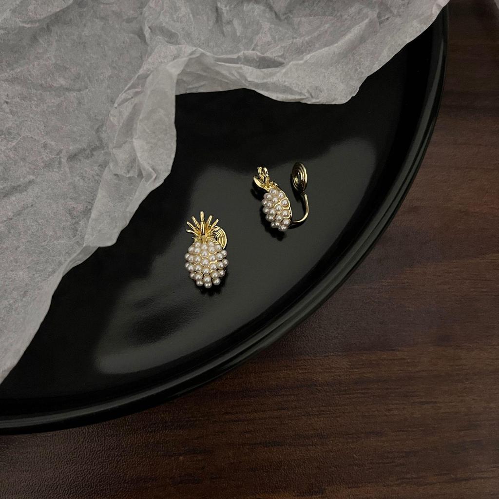 Pearl Mosquito Coil Disc Ear Clips: No-Pierce, Elegant French-Style Earrings for Women