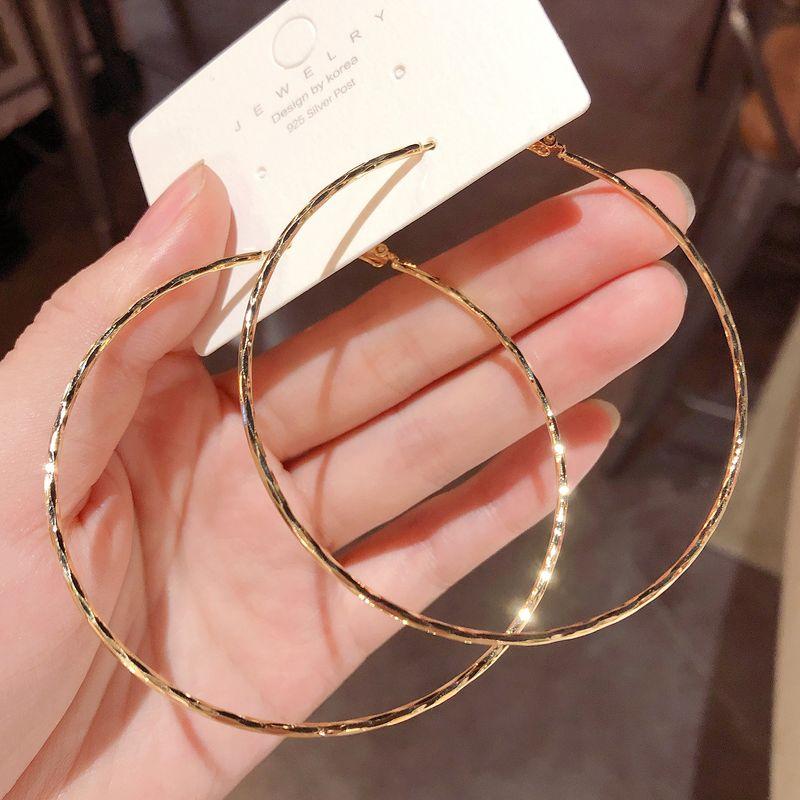 and American Exaggerated Minimalist Style Plain Large Hoop Earrings 2026 New Trendy Influencer Style High-End Silver Needle Earrings for Women