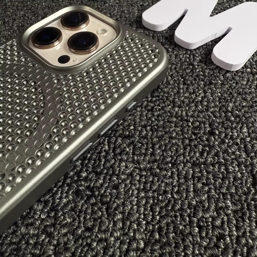 Applicable To IPhone16promax Invisible Bracket Magnetic Suction Apple 15 Honeycomb Mesh Cooling Creative Mobile Phone Case 14