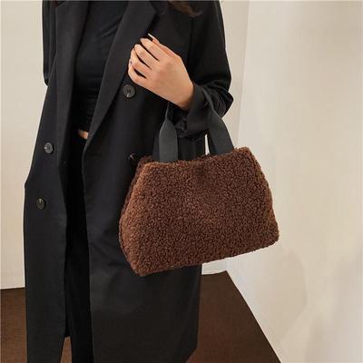 Bolsa de Ombro Feminina de Lã de Cordeiro Pelúcia 2024 - Elegante Tote de Axila Outono/Inverno