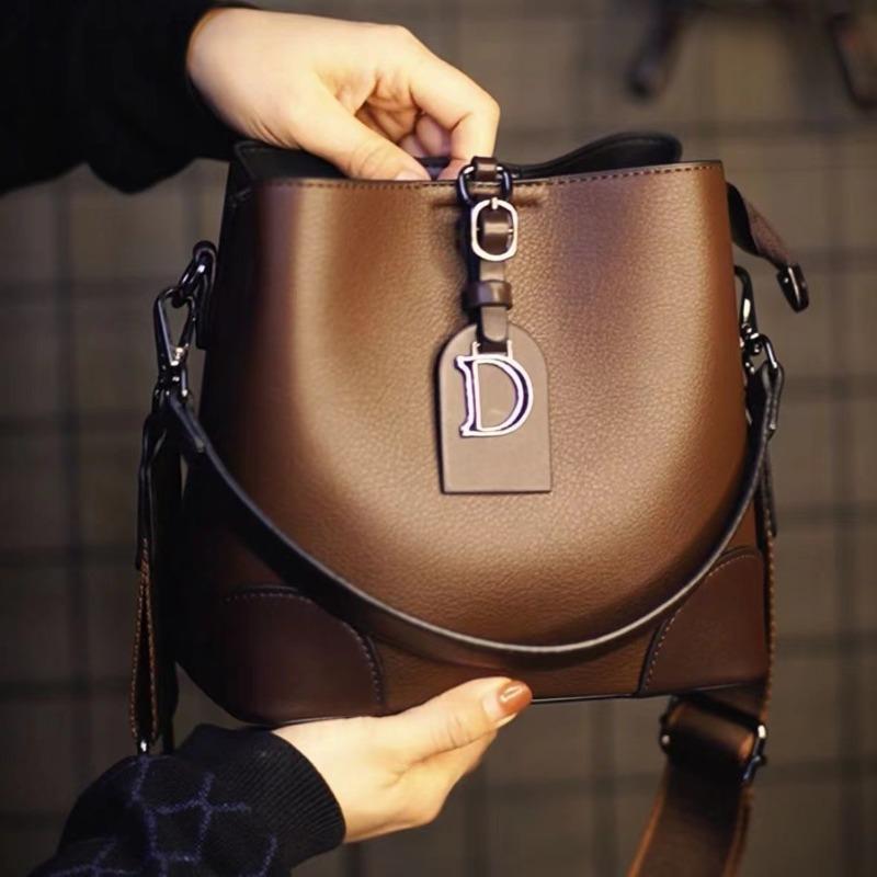Leather versatile women's new fashion handbag large capacity shoulder oblique span bag bucket bag