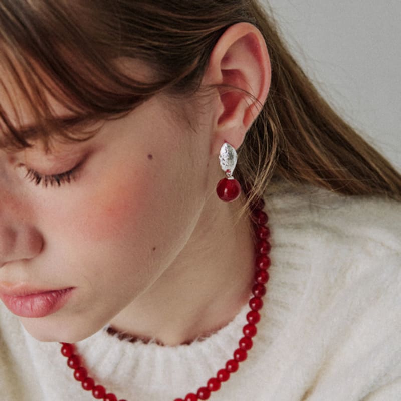 etrive Leaf Earrings_Red Carnelian