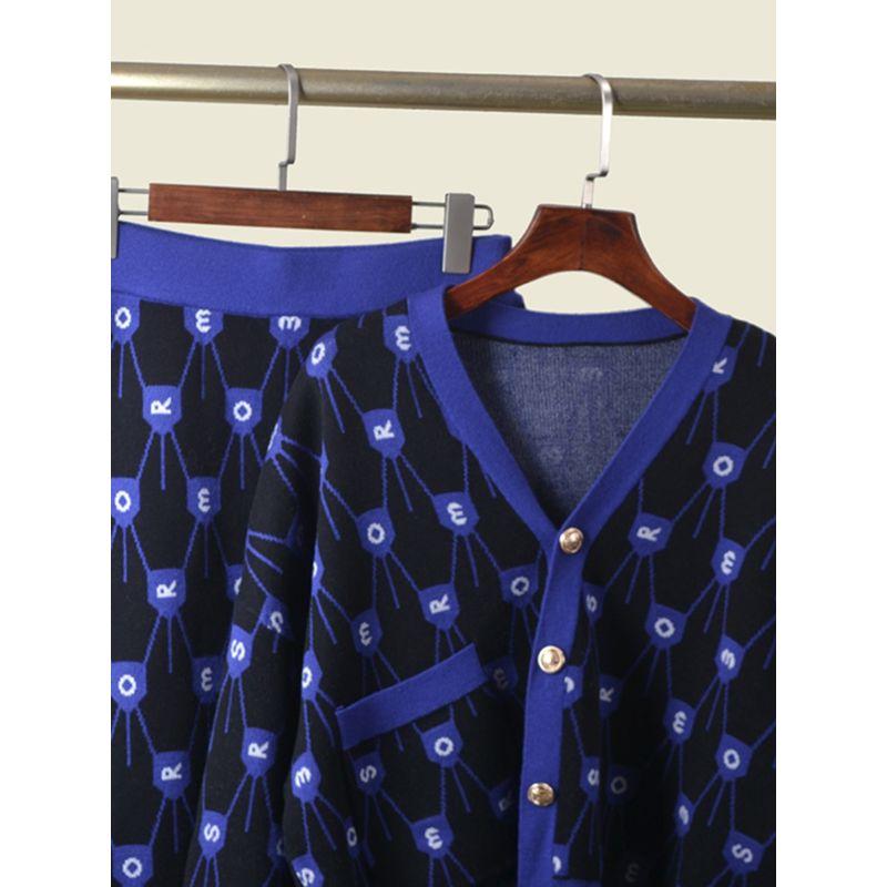 

Brand Leak-Picking Heavy Embroidery Jacquard Metal Buckle Long sleeve Knit cardigan Sheath Two-piece Suit Single Skirt Blue S