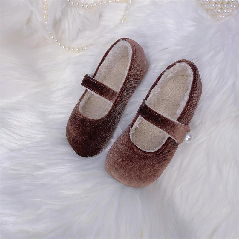 2024 Autumn/Winter Sweet Girls Soft Soled Foreign style Princess Shoes Vintage velvet little girls with velvet single shoes