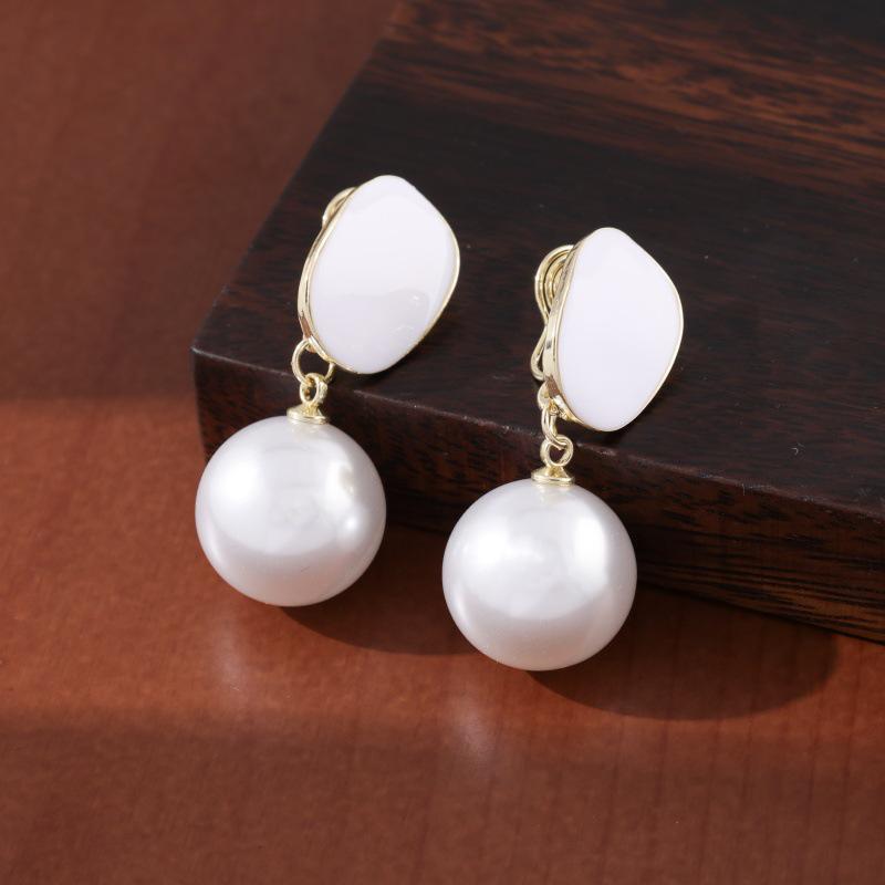 Vintage French Pearl No-Pierce Earrings: Elegant Luxury Clip-ons for Women