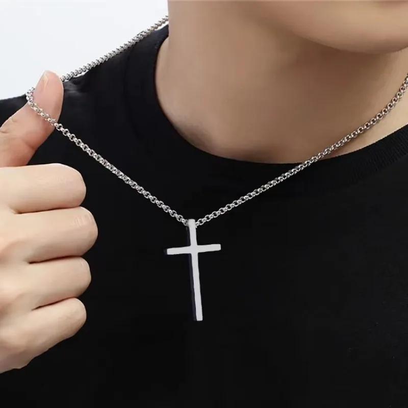 Collier pendentif croix en acier inoxydable pour hommes femmes Bijoux minimalistes Colliers masculins féminins Chaîne de pull argentée