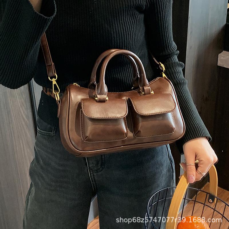 Trendy explosive Korean retro high-end handheld bowling bag fashionable commuting foreign style crossbody pillow bag for women