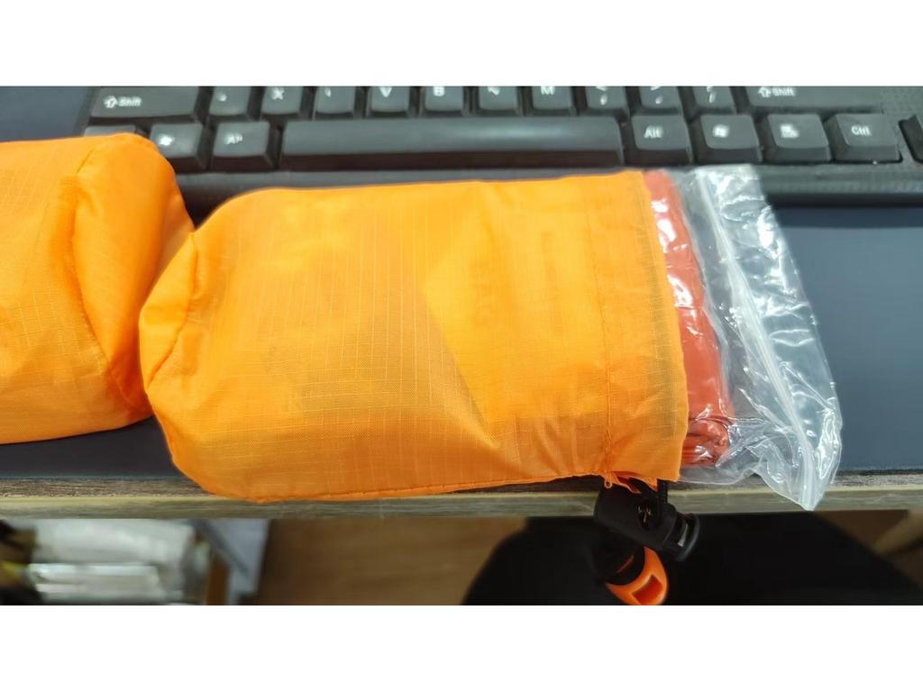 Grenzüberschreitender Outdoor-Notfall-Schlafsack: PE-Aluminiumfolienzelt mit Aufbewahrungstasche für Wärme und Schutz