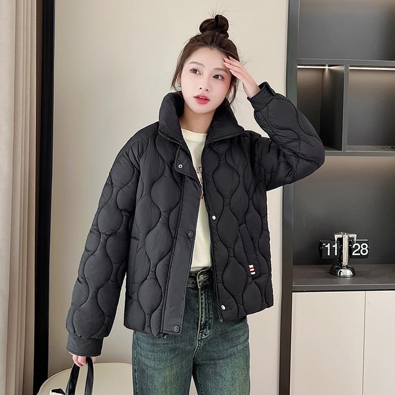 

Women s new cotton-padded clothes are light and warm, short jackets are fashionable and loose, large size small down cotton-padded jackets. M чёрный