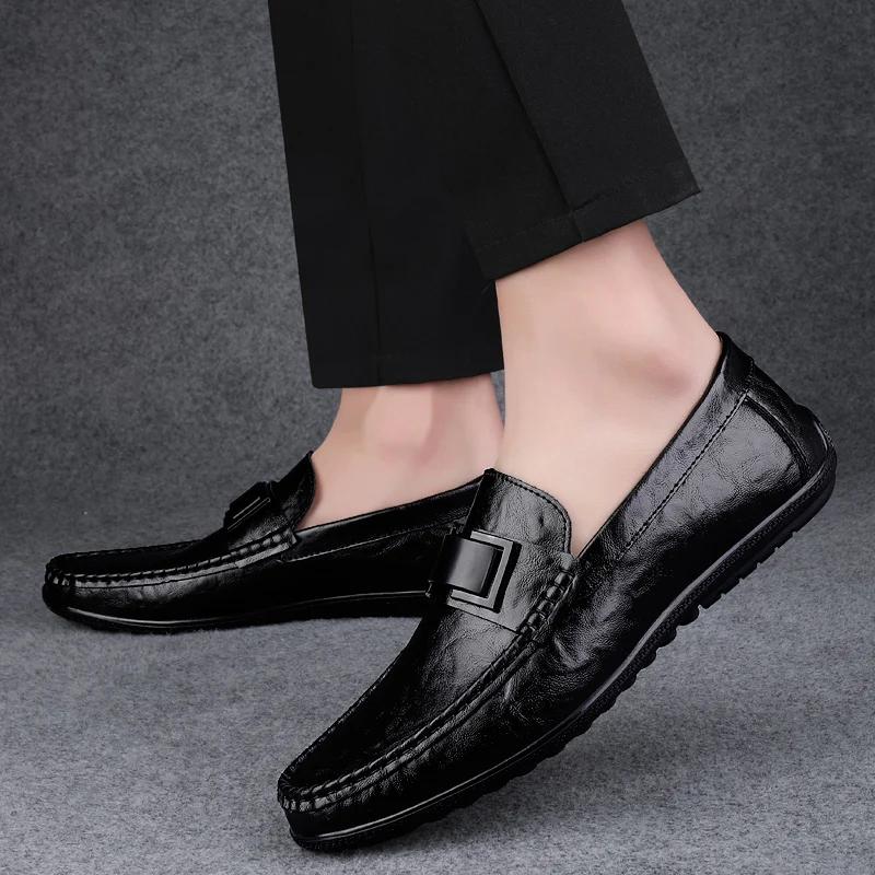 Fashion High-quality Punching Loafers Leather Mens Shoes Dress Shoes Slip-on Formal Shoes Male Wedding Flats Casual Business Footwear