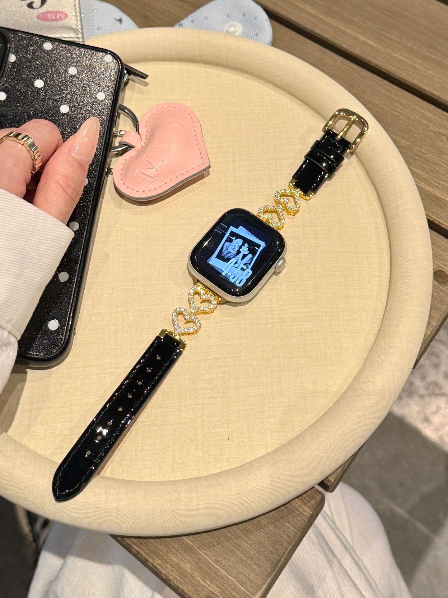 

Sweetheart Rhinestone Zirconia Leather Strap for Apple Watch 11/10/9/8 Ultra SE 38/40/41mm чёрный/золотой