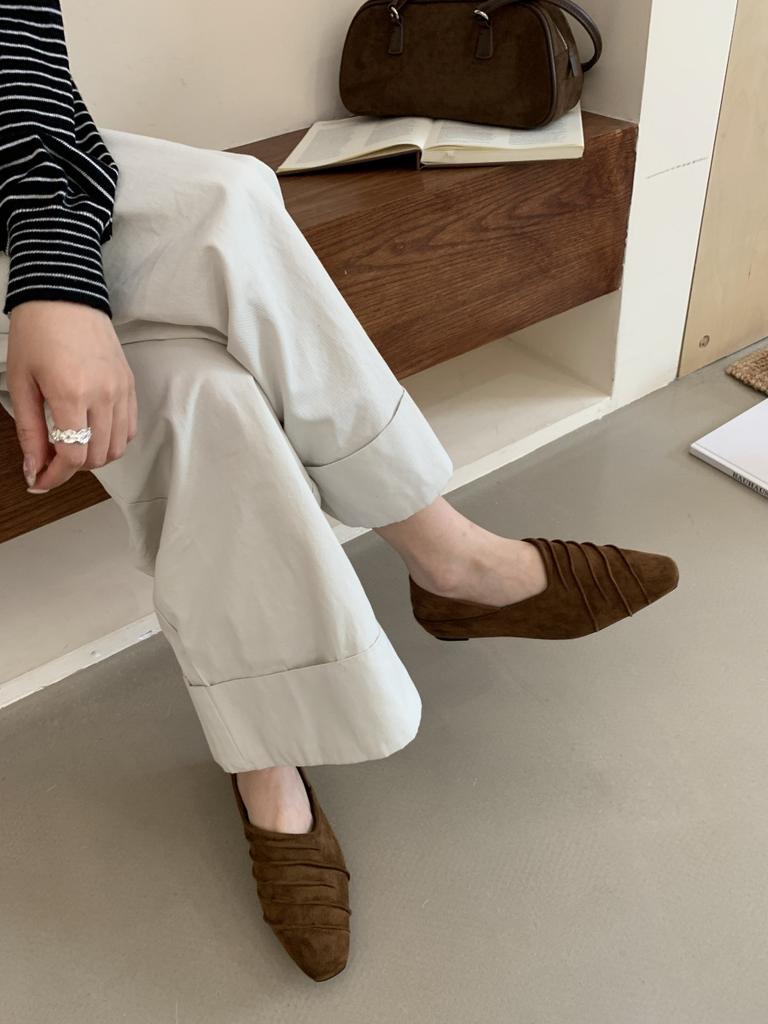 French pleated deep mouth single shoes women's 2025 autumn one-pedal square head suede loafers temperament youth fashion women's shoes