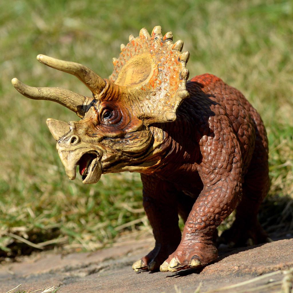 13/" Jurassic Styracosaurus Triceratops Dinosaur Toy Model Collector Decor Gifts