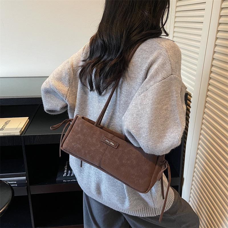 

Underarm bag women s large capacity 2025 new French niche design high-end leopard print single shoulder crossbody baguette bag
