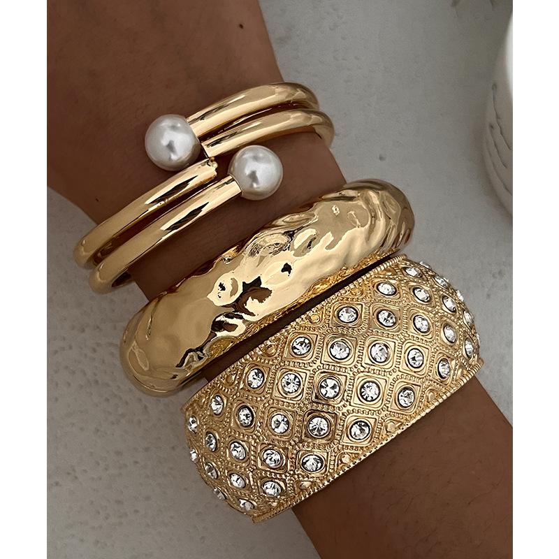 Exaggerated fashion pearl versatile temperament bracelet female personality exaggerated diamond-encrusted alloy bracelet accessories