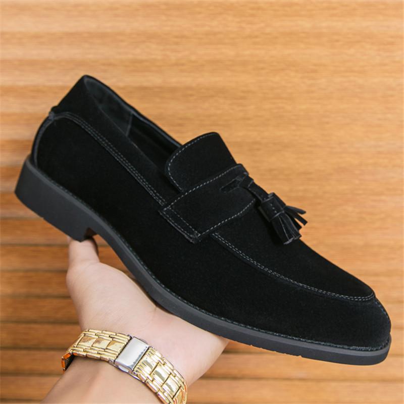 Fashion Designer New Men Pointed Tassels Suede Leather Shoes Male Casual Loafers Wedding Formal Dress Footwear Sapatos Tenis Masculino