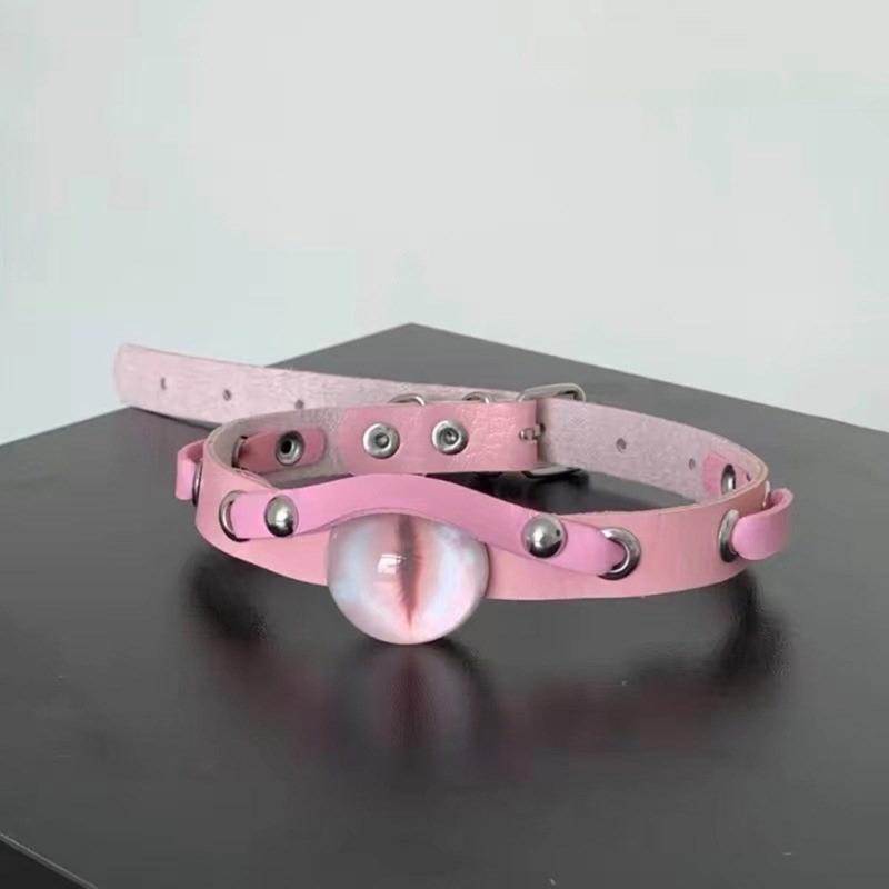 Gothic Punk Choker Necklace With Demons Eye Designs Fashion Accessory for Women Craft of PU Leather And Resin Alloy