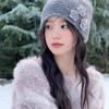 First snow! Grey cold flower cold hat atmosphere hat wool knitted hat winter new girl