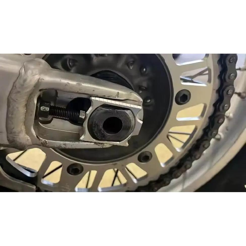 CNC Rear Chain Adjuster Axle Block For YAMAHA YZ250F YZ450F YZ125 YZ250 YZ250X YZ250FX WR250F WR450F WR250R WR250X 2002-2022
