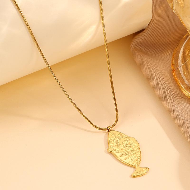 Retro Niche Exquisite Carved Fish Pendant Necklace, Non-Fading Titanium Steel Jewelry for Women