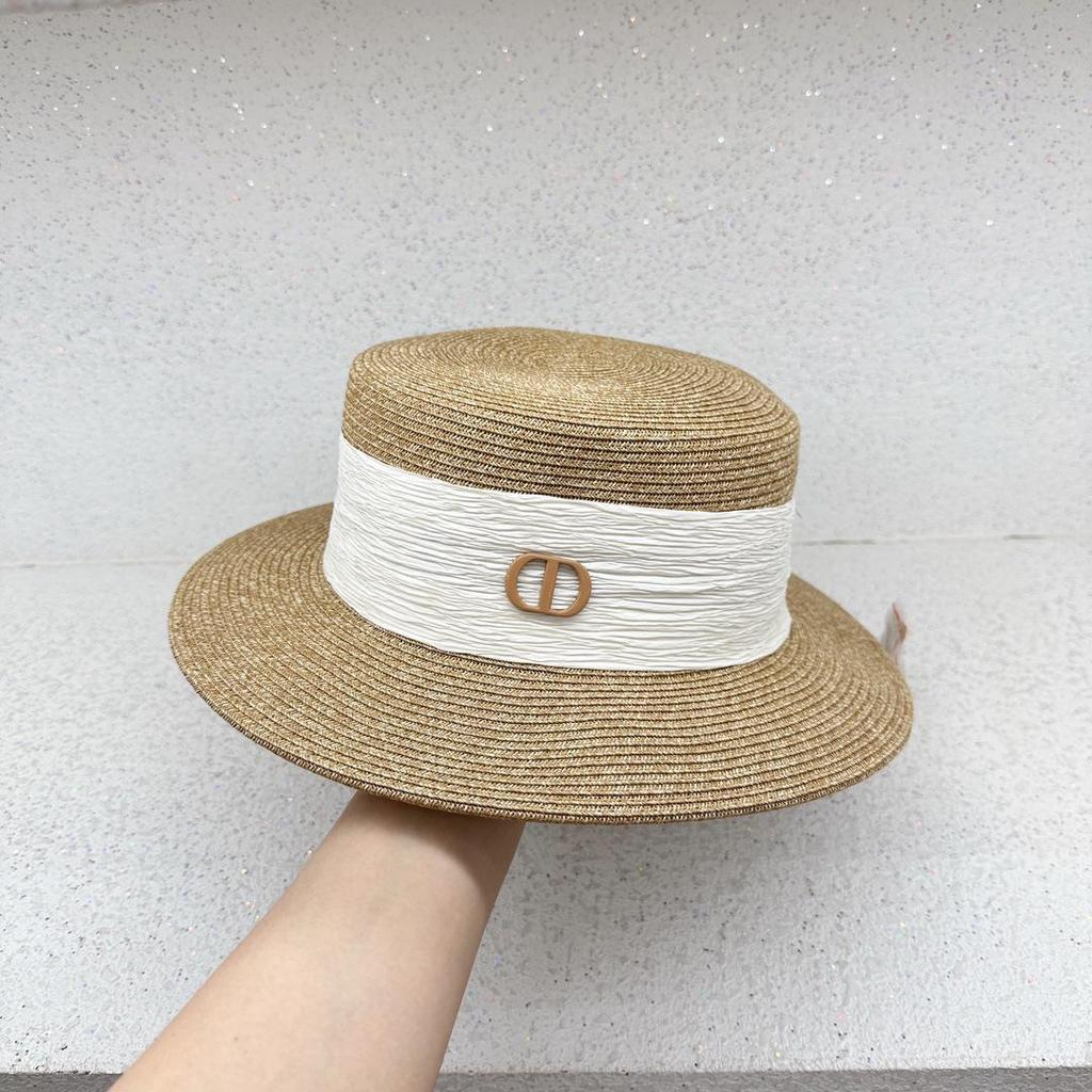 Pleated Ribbon Flat Brim Straw Hat - Women's Hepburn Style, French Casual Fashion, Sun Protection, Holiday Style.