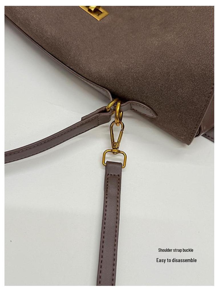 2025 Women's High-End Retro Matte Platinum Handbag: Trendy, Large Capacity Niche Underarm Commute Bag
