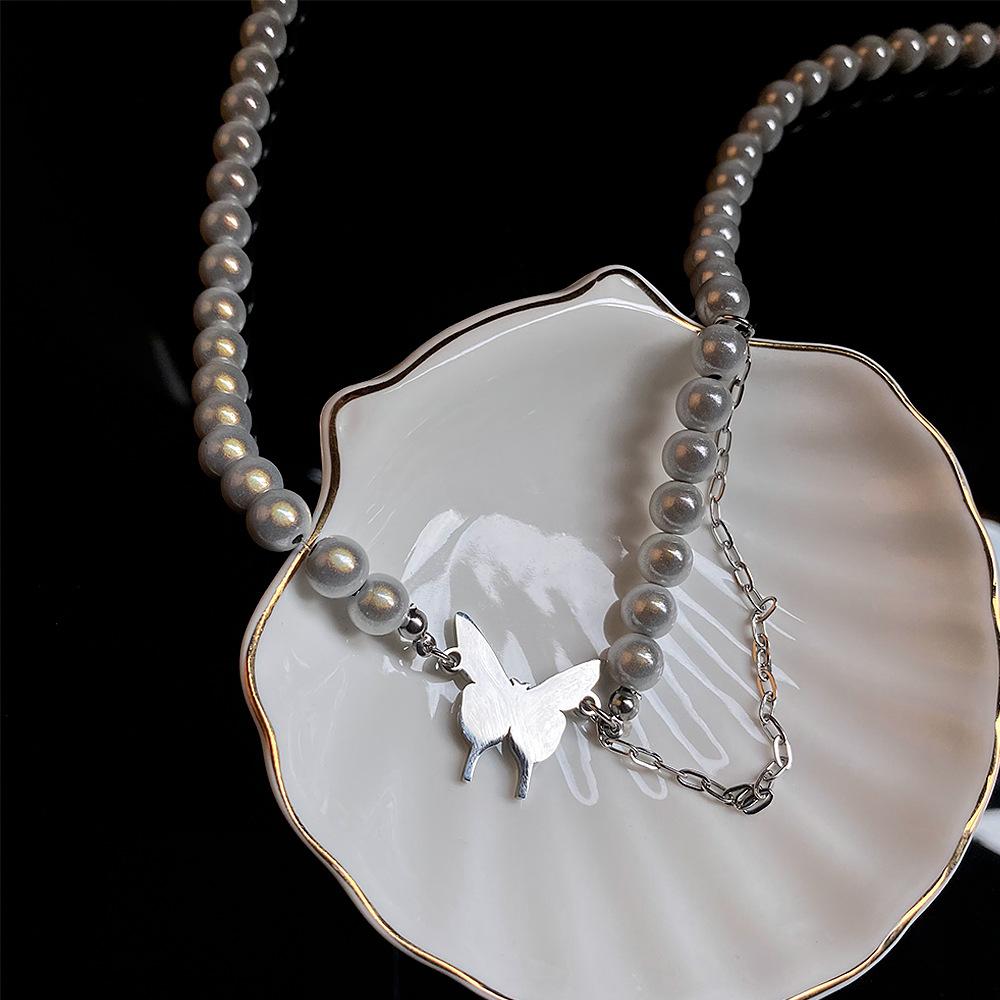 Titanstahl Halskette Schmetterling Reflektierende Perlenkugel Spleißkette Halskette Schlüsselbein Halskette Damen Neuer Schmuck