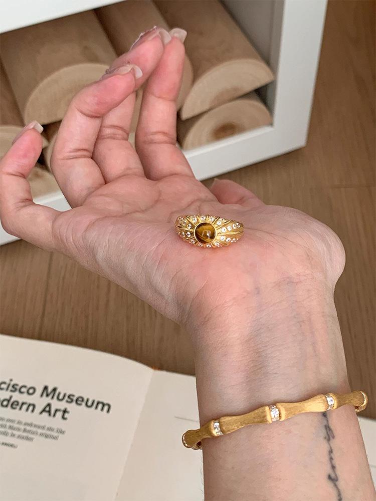 Antique Gold Tiger's Eye Ring with Micro-Paved Zircon Wide Band - Vintage High-End Index Finger Accessory