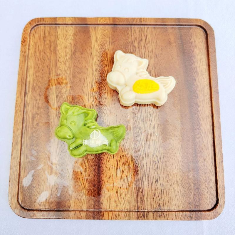 50g Cute Horse Shaped Pastry Moulds Mooncake Mold Mooncake Stamps Hand Pressure Tool Plastic Material Baking Accessories