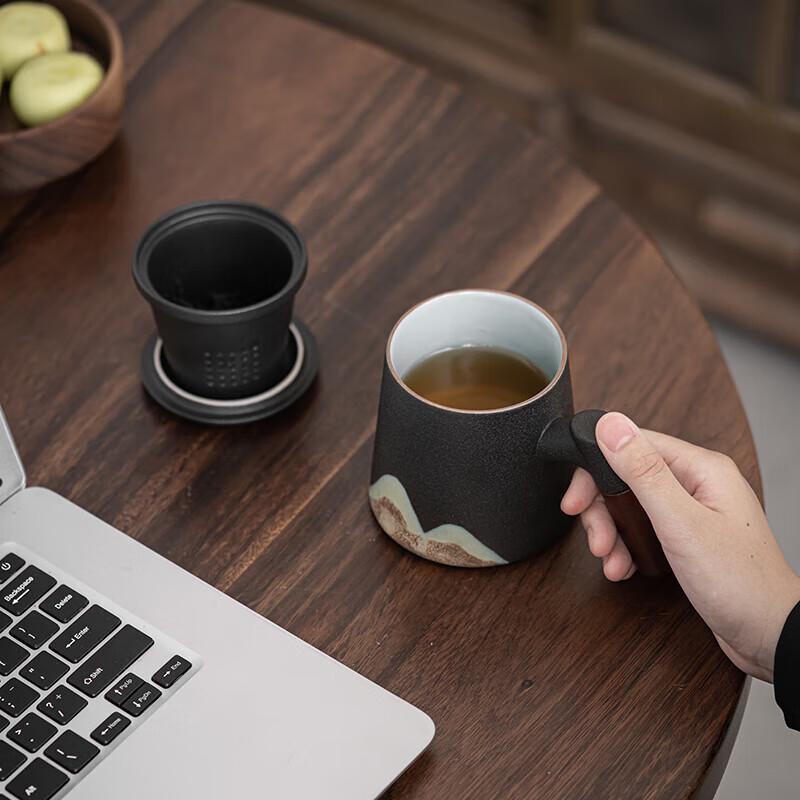 Sū Style Hand-Painted Ceramic Tea Mug with Infuser