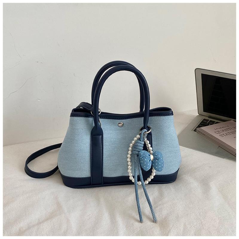 Small-scale Design Hand-held Bucket Bag, Fashionable and Casual Commuting Shoulder Bag with A Slanted Strap